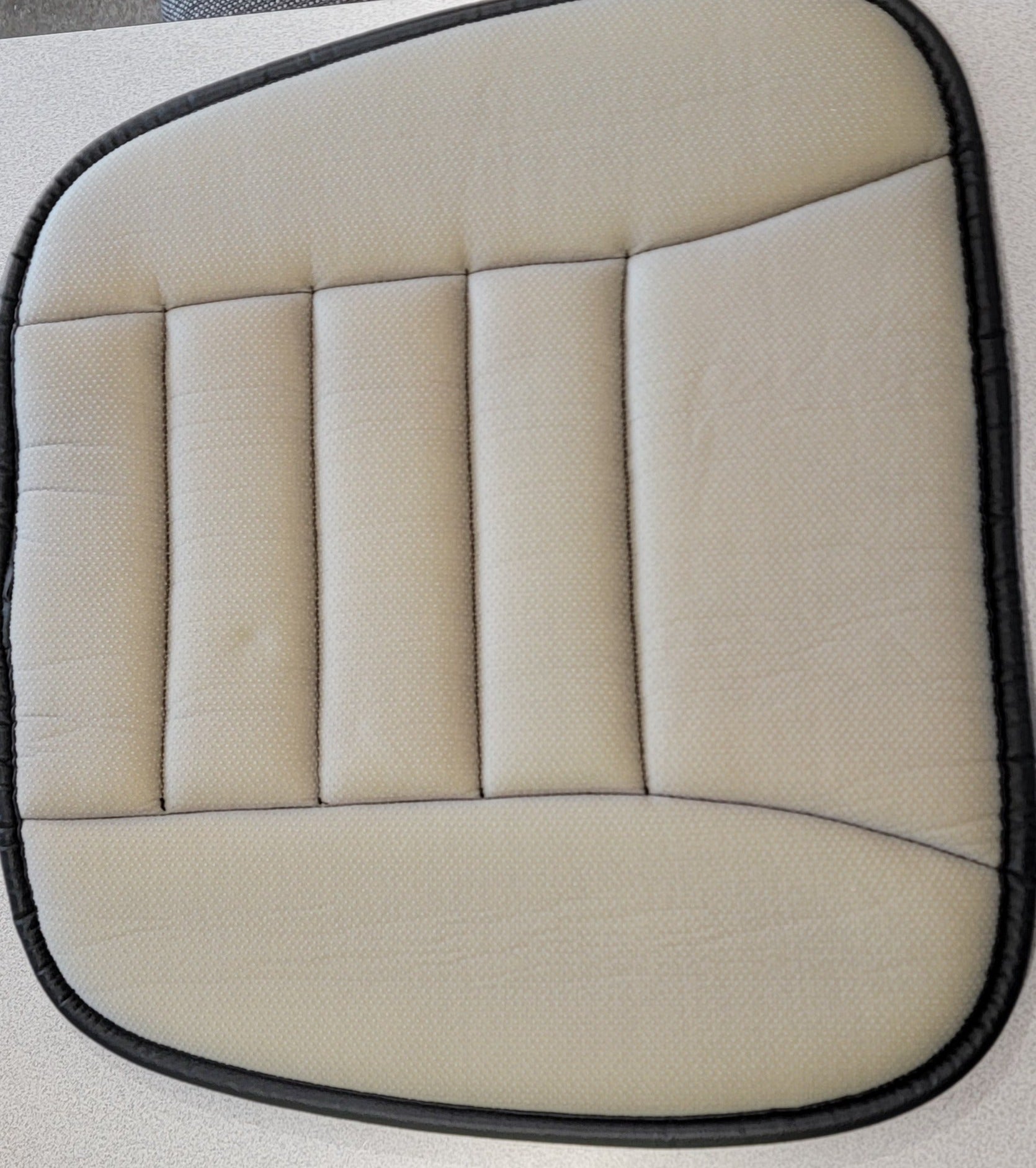 RaoRanDang Car Seat Cushion Pad for Car Driver Seat Office Chair Home Use Memory Foam Seat Cushion (Upgrade 5 cm, A Black)
